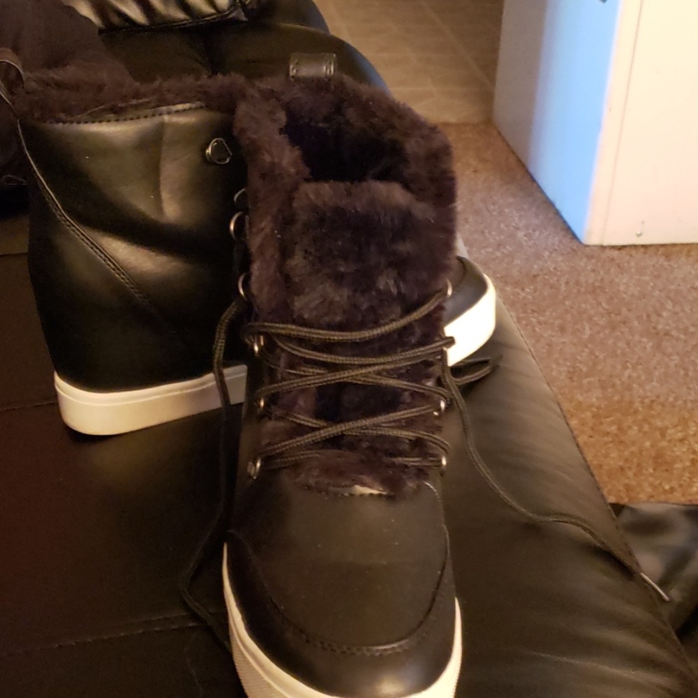 Boots - Picture 2 of 3